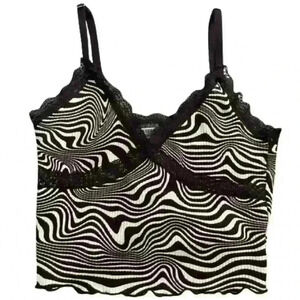 Cute brown lace  crop top 
Message me for details/make an offer 
#lace #droptop